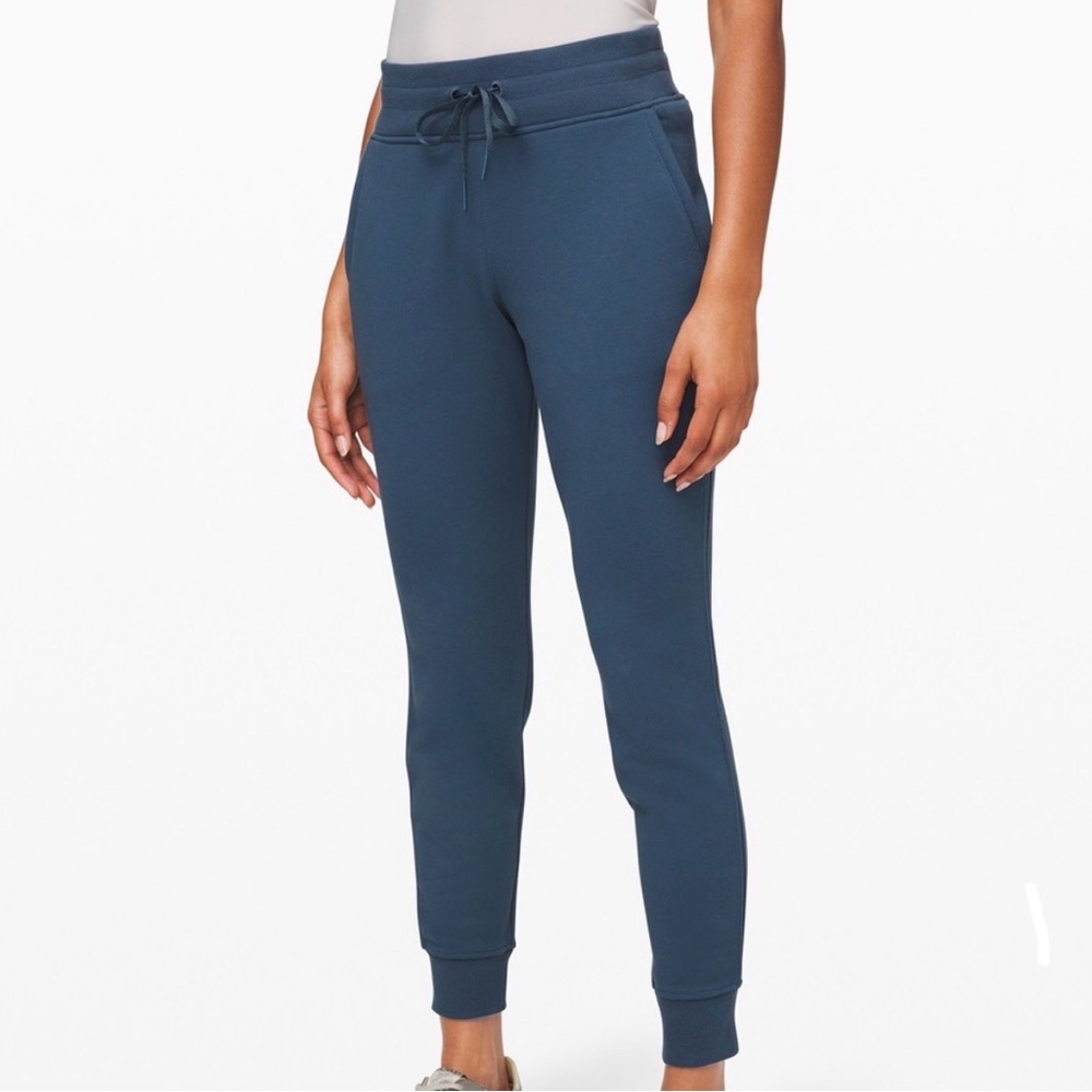 LULULEMON Jogger Warm Down Sweats Women’s Blue Pants Size 2 w/ Pockets